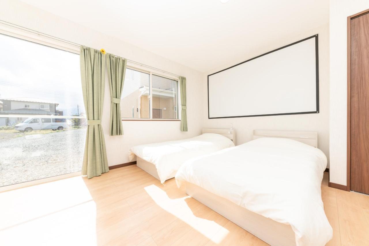 Private House Clover Fujikawaguchiko Bagian luar foto