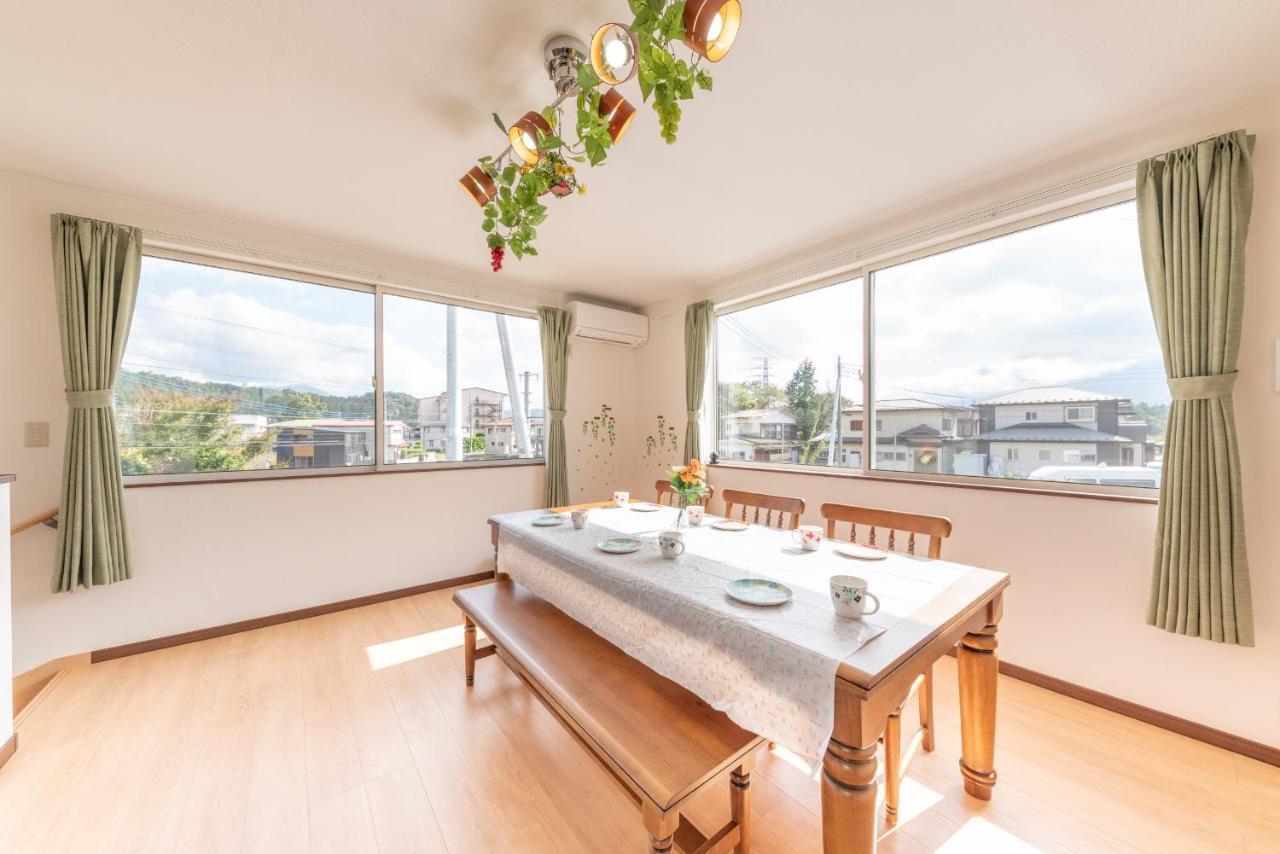 Private House Clover Fujikawaguchiko Bagian luar foto