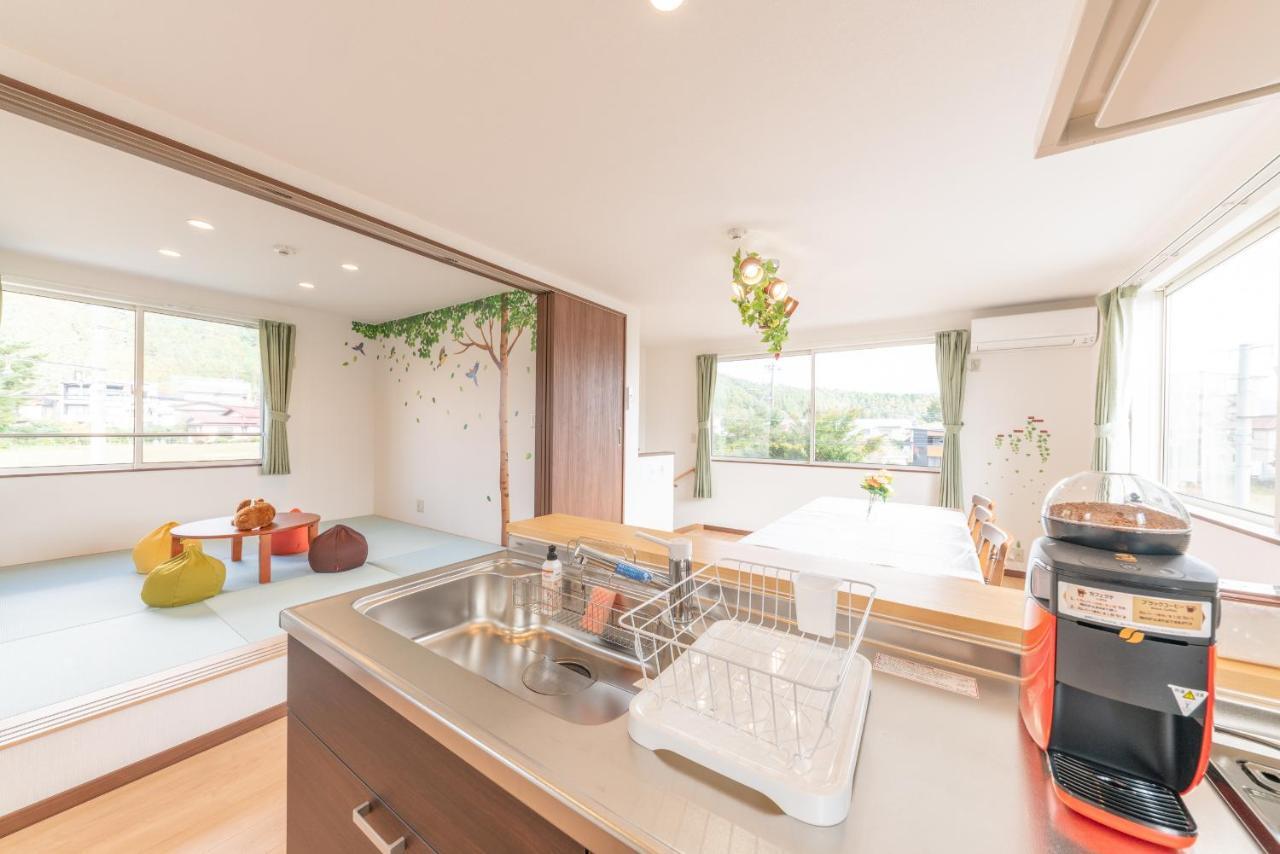 Private House Clover Fujikawaguchiko Bagian luar foto